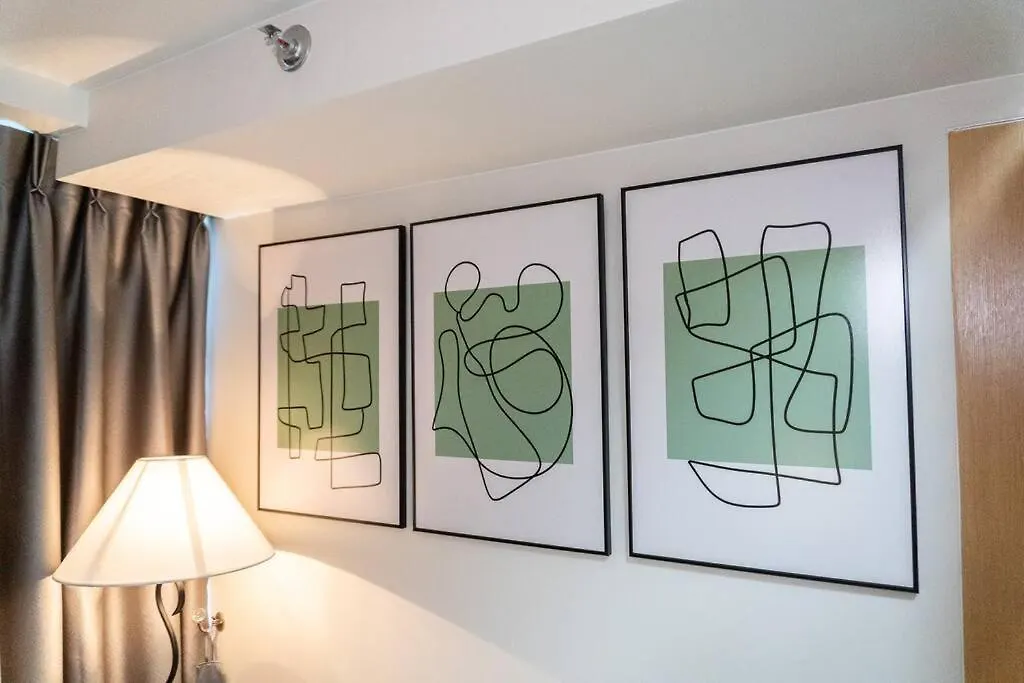 A2J Luxury 2Br Bgc Uptown Suite Near Uptown Mall Manila Apartment