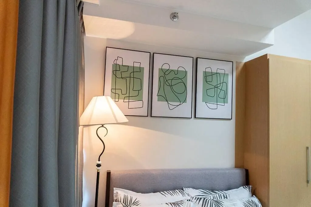 A2J Luxury 2Br Bgc Uptown Suite Near Uptown Mall Manila