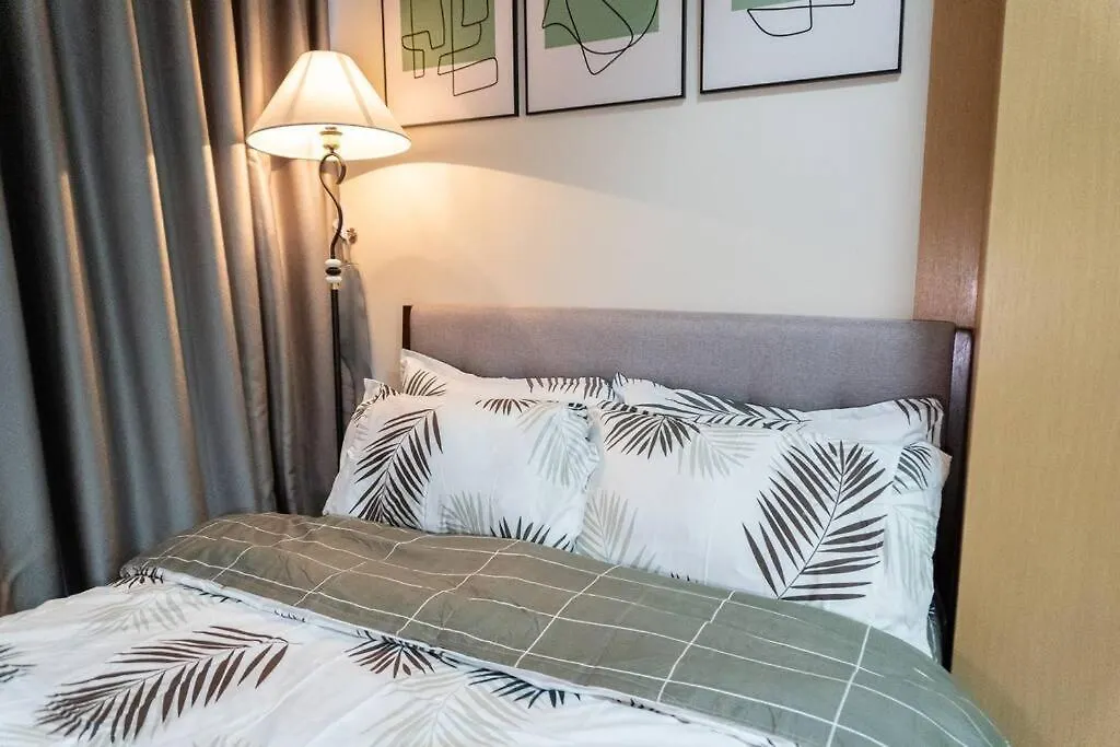 A2J Luxury 2Br Bgc Uptown Suite Near Uptown Mall Manila Philippines