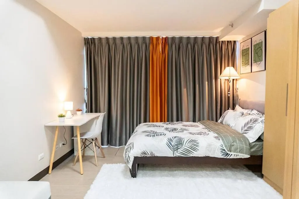 A2J Luxury 2Br Bgc Uptown Suite Near Uptown Mall Manila 0*,  Philippines