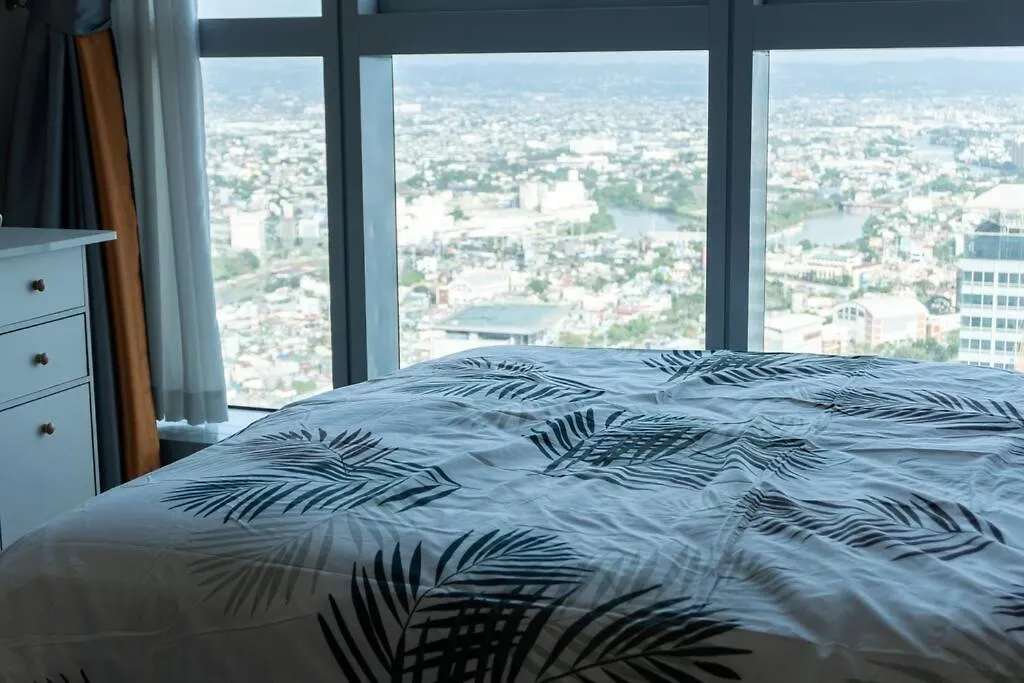 A2J Luxury 2Br Bgc Uptown Suite Near Uptown Mall Manila Apartment