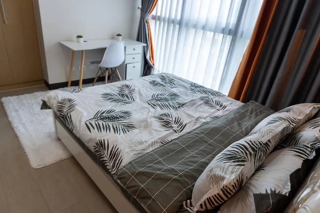 A2J Luxury 2Br Bgc Uptown Suite Near Uptown Mall Manila Apartment