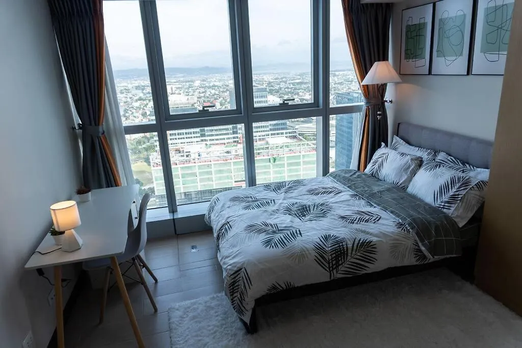 A2J Luxury 2Br Bgc Uptown Suite Near Uptown Mall Manila Apartment