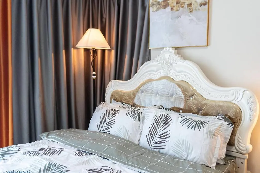 Apartment A2J Luxury 2Br Bgc Uptown Suite Near Uptown Mall Manila