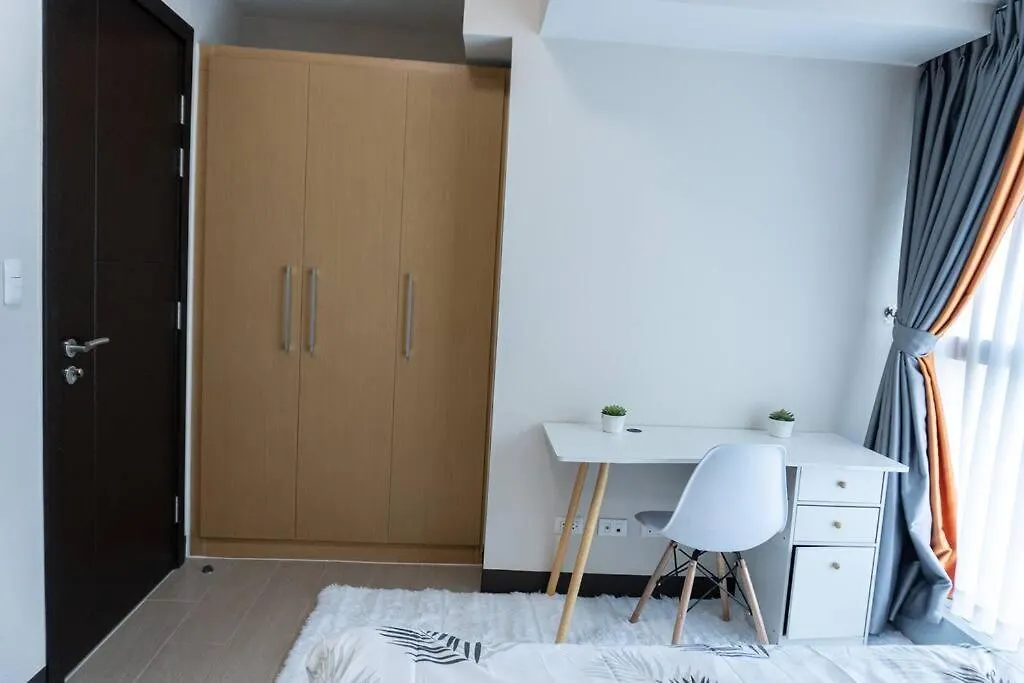 A2J Luxury 2Br Bgc Uptown Suite Near Uptown Mall Manila Philippines