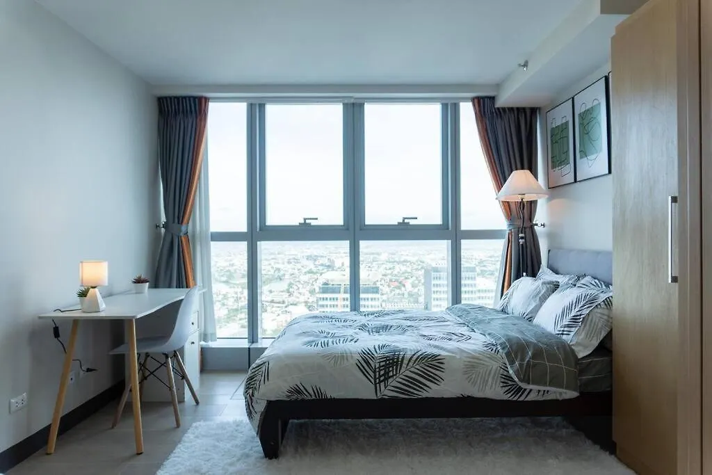 A2J Luxury 2Br Bgc Uptown Suite Near Uptown Mall Manila 0*,  Philippines