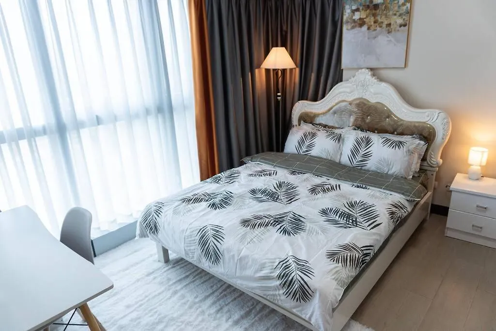 A2J Luxury 2Br Bgc Uptown Suite Near Uptown Mall Manila Apartment