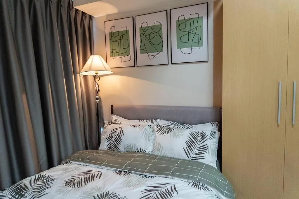 A2J Luxury 2Br Bgc Uptown Suite Near Uptown Mall Manila Apartment
