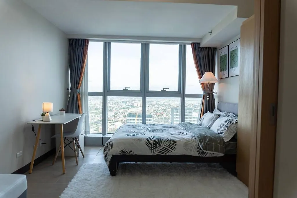 A2J Luxury 2Br Bgc Uptown Suite Near Uptown Mall Manila 0*,  Philippines