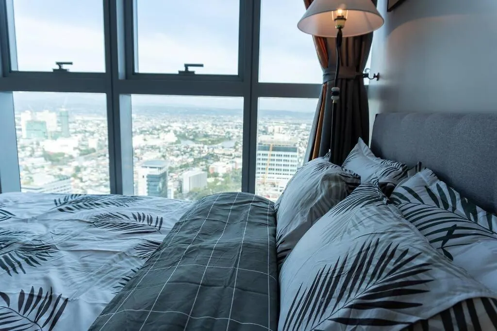 A2J Luxury 2Br Bgc Uptown Suite Near Uptown Mall Manila Philippines