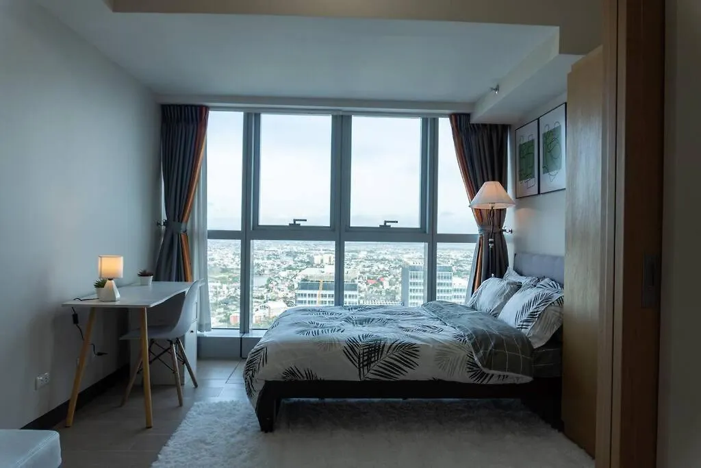 A2J Luxury 2Br Bgc Uptown Suite Near Uptown Mall Manila Philippines