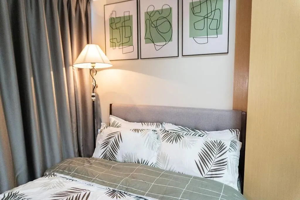 A2J Luxury 2Br Bgc Uptown Suite Near Uptown Mall Manila Apartment