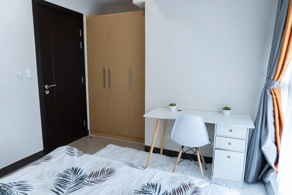A2J Luxury 2Br Bgc Uptown Suite Near Uptown Mall Manila 0*,  Philippines