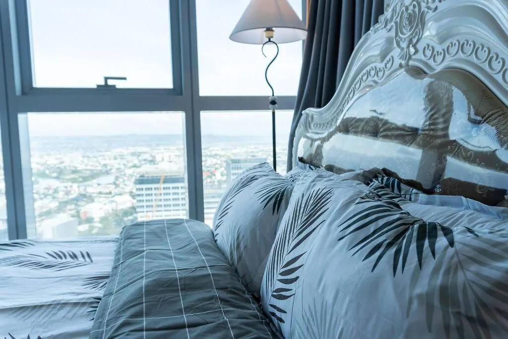 A2J Luxury 2Br Bgc Uptown Suite Near Uptown Mall Manila Apartment