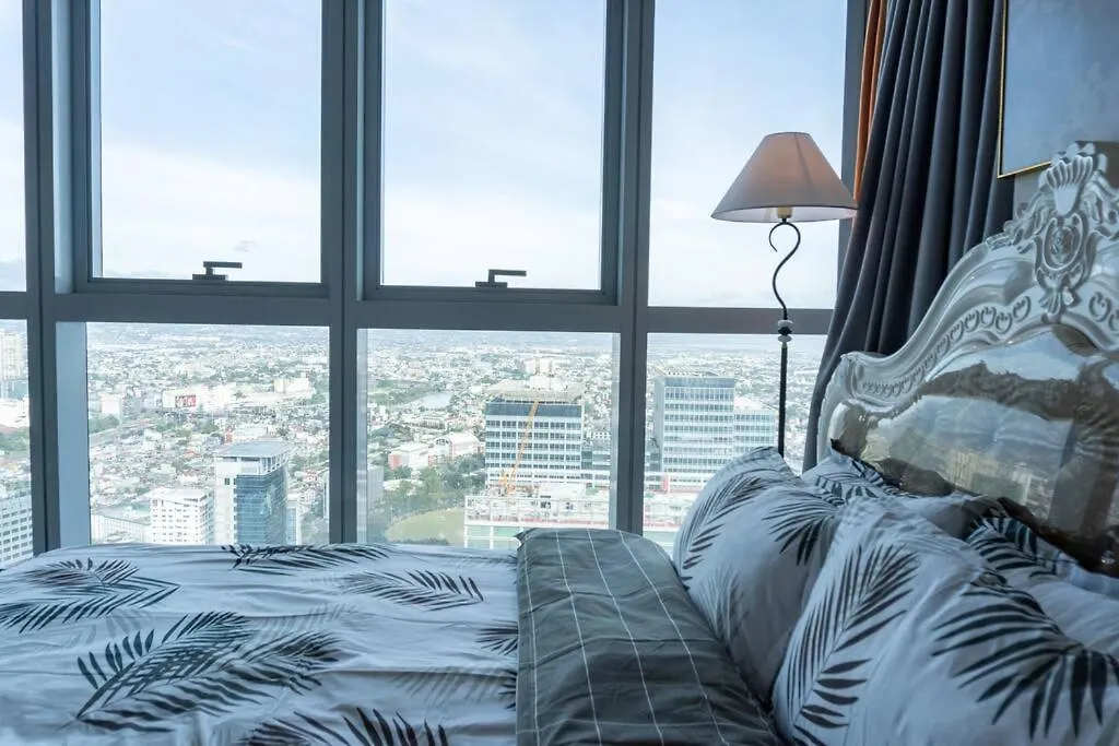 A2J Luxury 2Br Bgc Uptown Suite Near Uptown Mall Manila