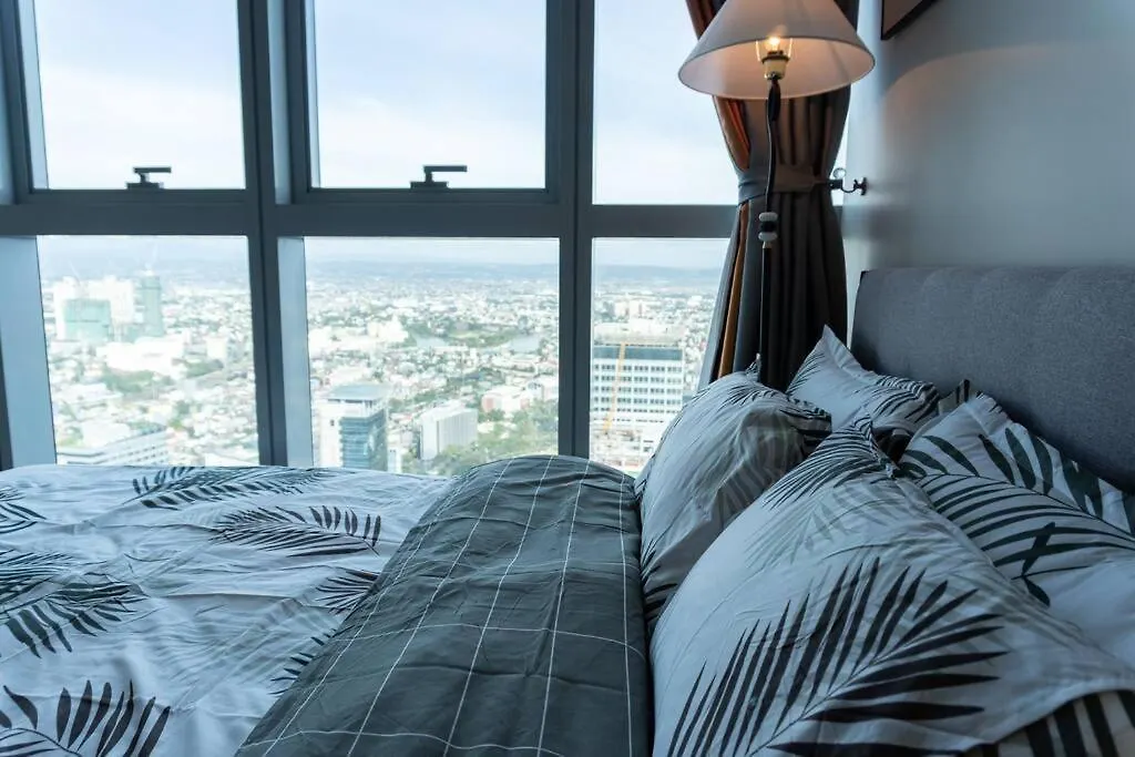 A2J Luxury 2Br Bgc Uptown Suite Near Uptown Mall Manila